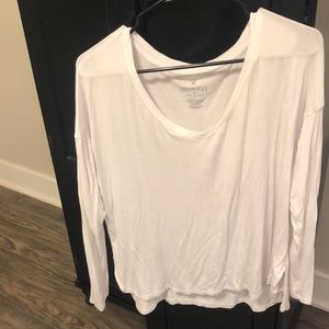 V-neck soft & sexy AEO white long sleeve shirt